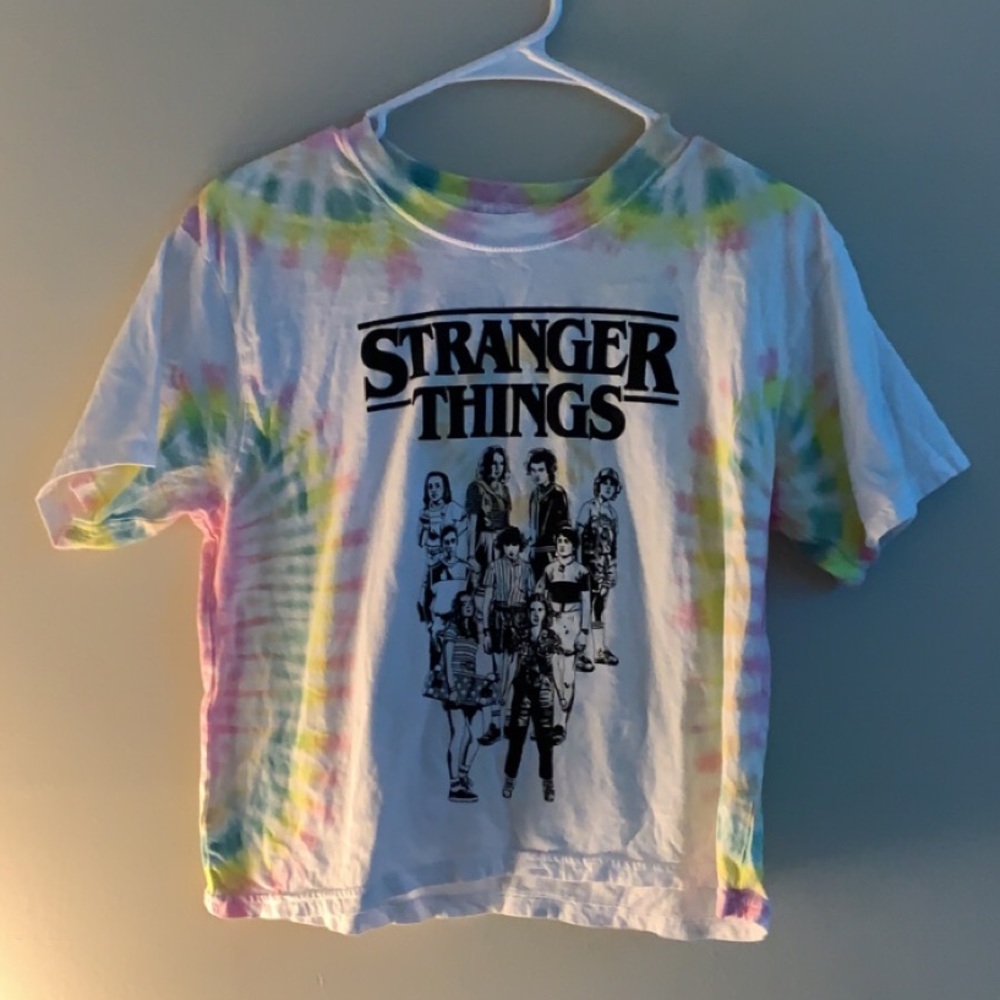 Tie die Stranger things crop top. ( Stranger things) Medium